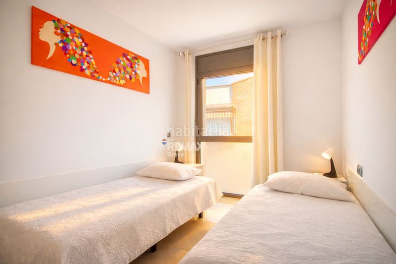 Foto a4d13595-70c5-4018-a170-961a69639c60. Duplex con riscaldamento parcheggio in Centre Roses