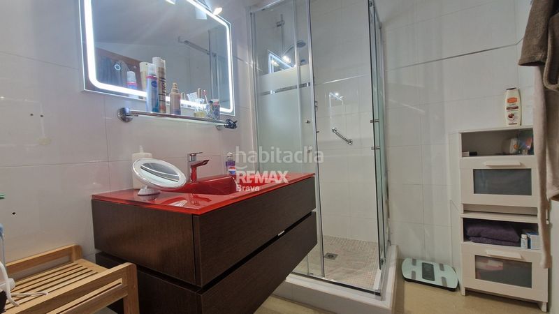 Foto ccf5a771-a199-4e16-9144-861dec6a363d. Dúplex centro ático dúplex de lujo con gran terraza, ascensor, garaje y licencia turística en Roses