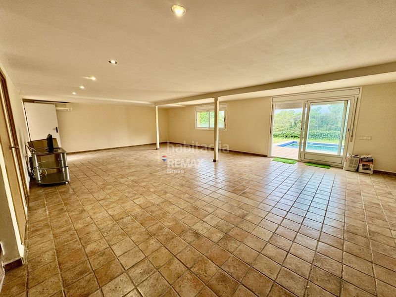 Foto 42f3704e-7a4d-48fc-ac36-b70944b943f9. Chalet with heating parking pool in Sant Julià de Ramis