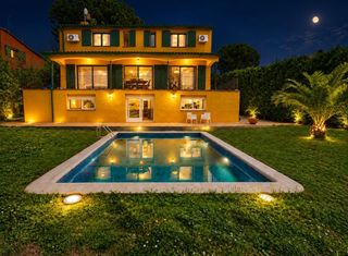 Chalet  Calle cl bateria. Sant julià de ramis  golf girona  villa con piscina y vistas al
