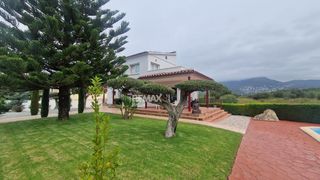 Xalet  Calle cl de la serra del cadi. Exclusiva vivienda en roses sobre parcela de 1.190 m2 en entorno