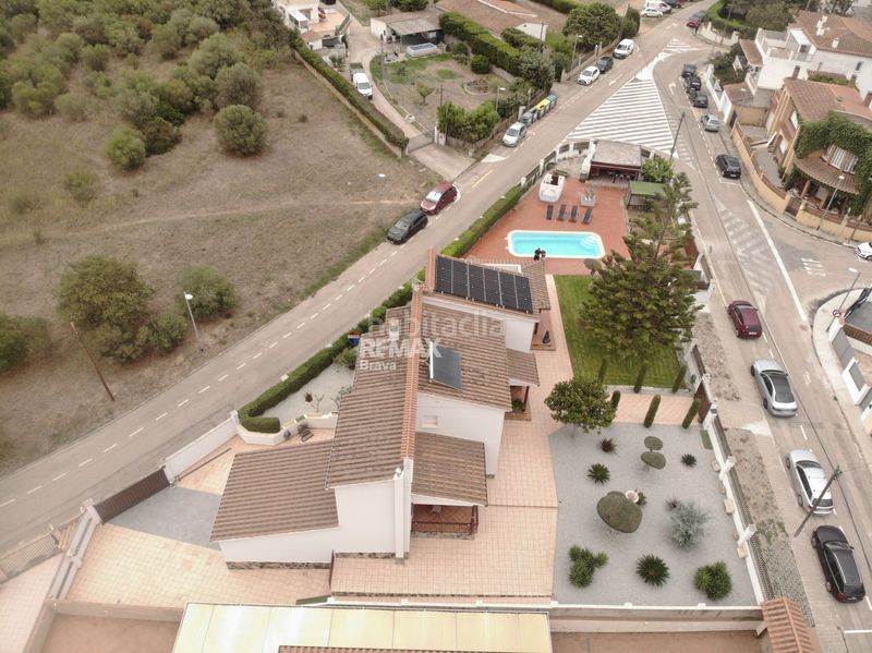 Foto 17f5420c-3bc4-4590-a480-f74af89e3950. Xalet amb aparcament piscina a Nord Roses