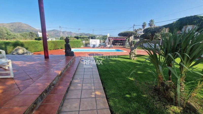 Foto 213603fd-b663-43cb-88ca-6c5c67dd37a4. Xalet amb aparcament piscina a Nord Roses
