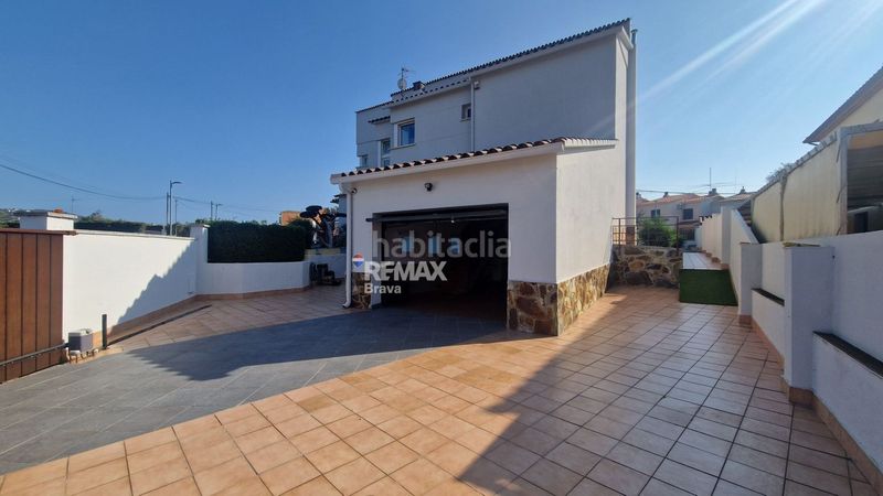 Foto 87e0616d-1d1c-48e3-88f9-1db65f1be154. Xalet amb aparcament piscina a Nord Roses