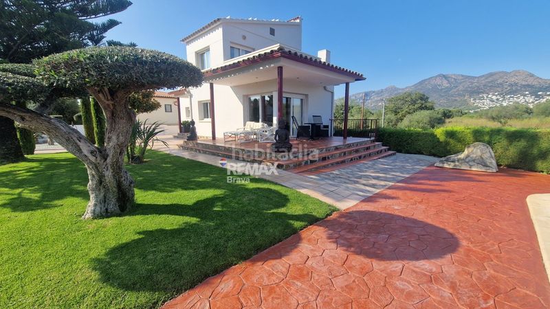 Foto 9dc47094-83f5-4943-8108-601242a4f7a6. Xalet amb aparcament piscina a Nord Roses