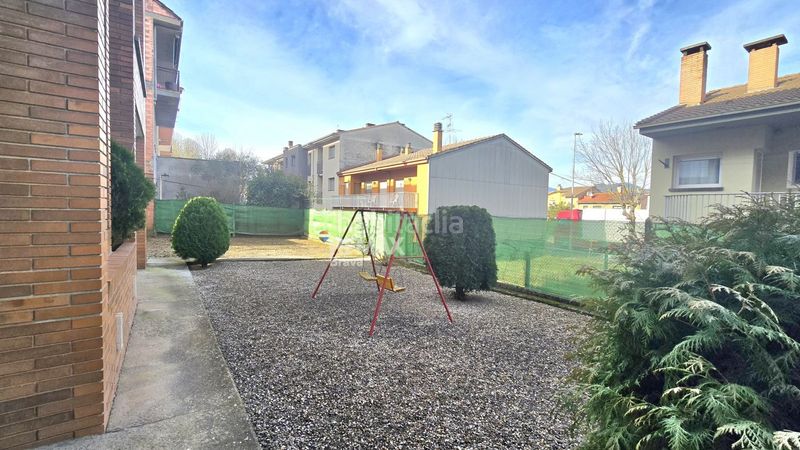 Foto 817281ef-3de1-4737-ae68-0fd59a0f8ef4. Xalet amb aparcament a Olot