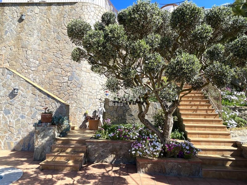 Foto 78bd533c-7923-4830-bebd-579dafebb6d8. Xalet amb calefacció aparcament piscina a Puig Rom-Canyelles-Almadrava Roses