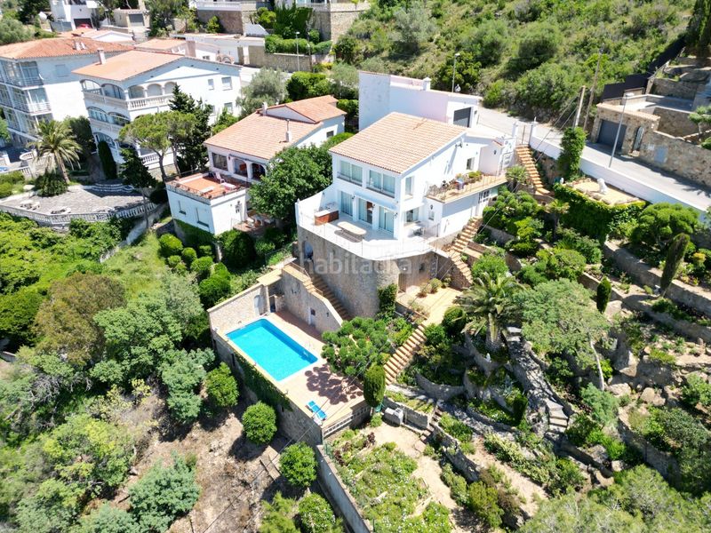 Foto f7826ee8-5ae8-447b-9c7a-9f15a1426c9a. Xalet amb aparcament piscina a Puig Rom-Canyelles-Almadrava Roses