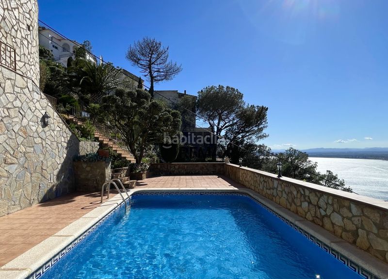Foto 8ff0cf07-b0bf-4684-a731-94e91b573b98. Xalet amb aparcament piscina a Puig Rom-Canyelles-Almadrava Roses