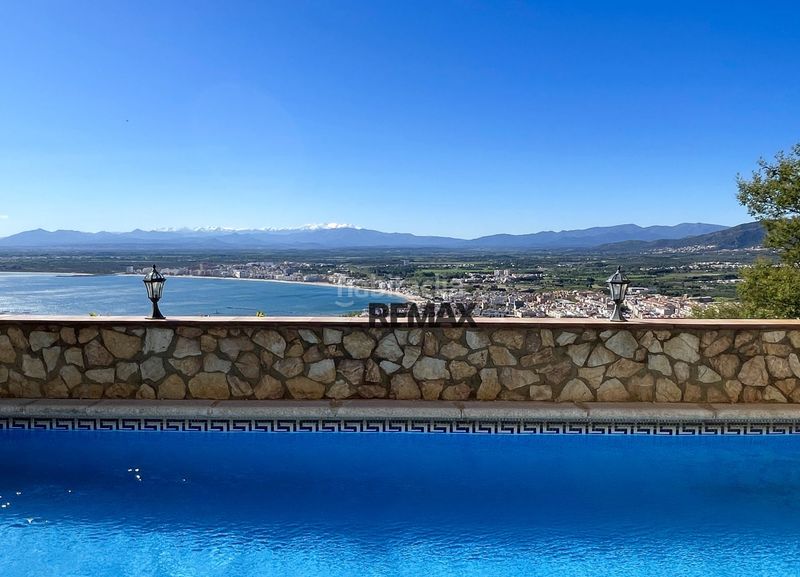 Foto e7c2e1fc-ae39-451b-8098-3339b548ab8c. Xalet amb aparcament piscina a Puig Rom-Canyelles-Almadrava Roses