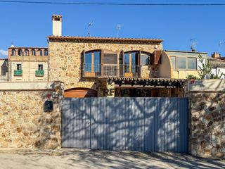 Maison jumelée  Calle cl nou. Calonge  casa de pueblo con encanto histórico y confort moderno