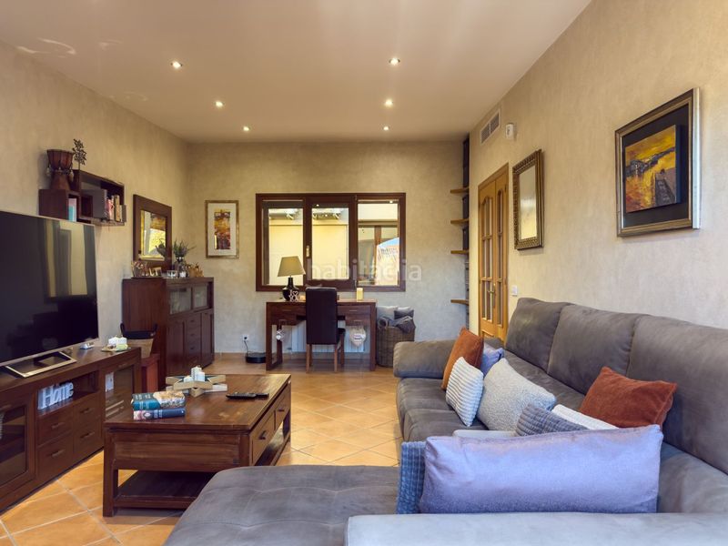 Foto e1d8aa76-59cf-4d82-bd7e-279bd2dc612d. Casa adossada amb aparcament piscina a Poble Calonge