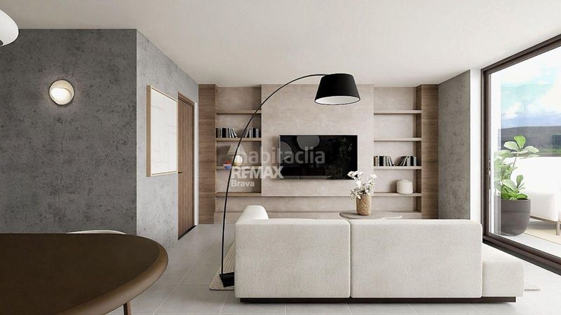 Foto a7b1c5fd-8b42-4d71-8698-b47cc31de017. Casa amb aparcament a Hostalric