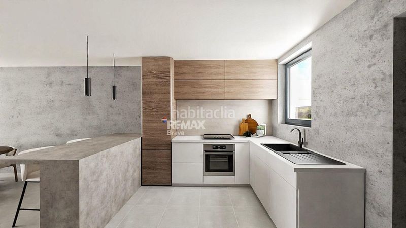 Foto a896c830-56c4-4eb7-8830-99124c4dd070. Casa amb aparcament a Hostalric