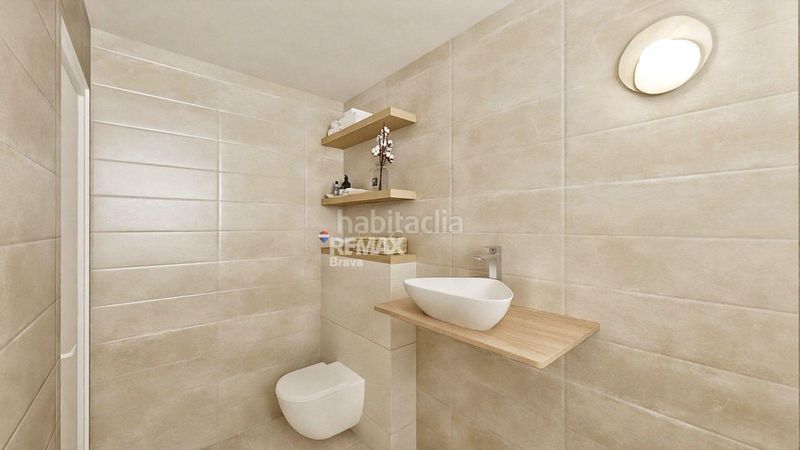 Foto bf62d150-c4f9-43e8-b120-e11ca70a42b9. Casa amb aparcament a Hostalric