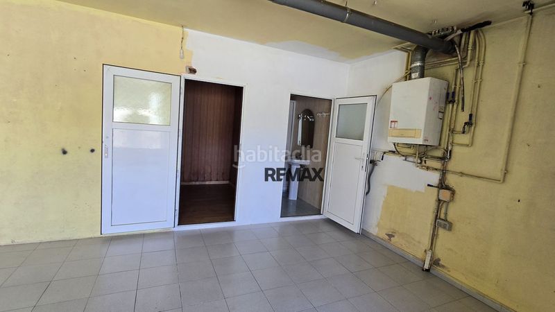 Foto fcee02d4-d997-48a0-bc8a-244d469ab9a3. Xalet amb aparcament a Olot