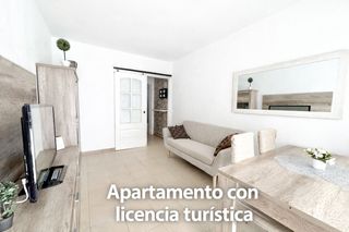 Pis a Els Pins. Apartamento con piscina en blanes