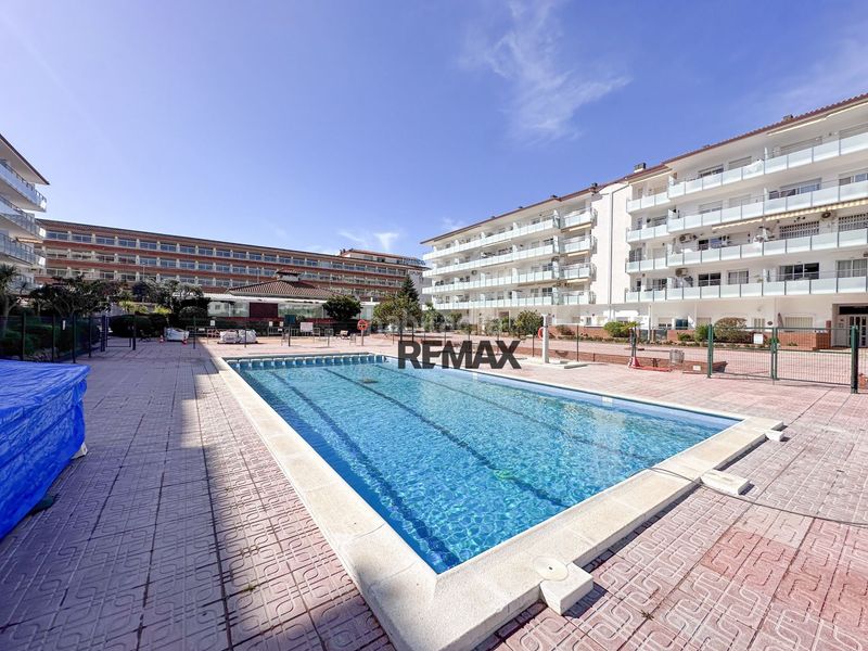 Foto 670a1e3c-b39d-4fb4-833b-3fc1a8609e0a. Pis amb piscina a Els Pins Blanes