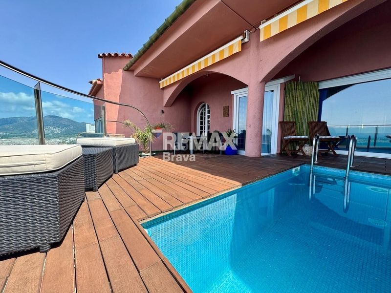 Foto 33a887ea-d3bd-41e3-921d-83a2208992a3. Xalet amb calefacció aparcament piscina a Puig Rom-Canyelles-Almadrava Roses
