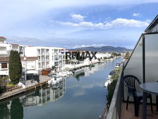 Pis  Sector sector francolí. Empuriabrava  apartamento luminoso con balcón y vistas al canal