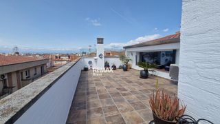 Duplex  Calle gravina. Ático de lujo en el centro de roses  remax brava