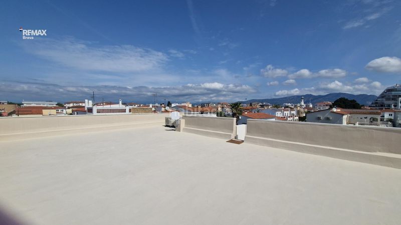Foto edafd8f5-d438-4233-af7b-df5337f2bdc7. Pis amb aparcament piscina a Muga - Gran Reserva - Badia Empuriabrava