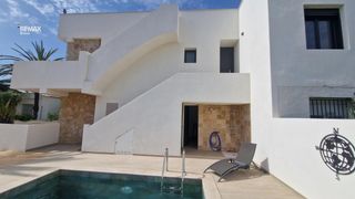 Flat  Sector sc badia. Empuriabrava  apartamento con jardín, piscina privada y solárium