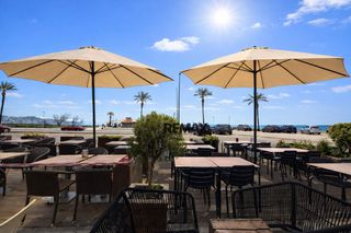 Transfer Business premise  Sector sc gran reserva. Empuriabrava  traspaso de restaurante bar en primera línea de ma