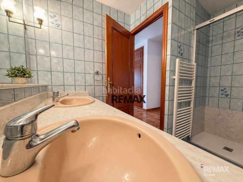 Foto 331bbc55-abff-480d-8471-d8da7f0203fb. Edificio excelente oportunidad de inversión edificio con gran potencial en una ubicación estratégica en Roses