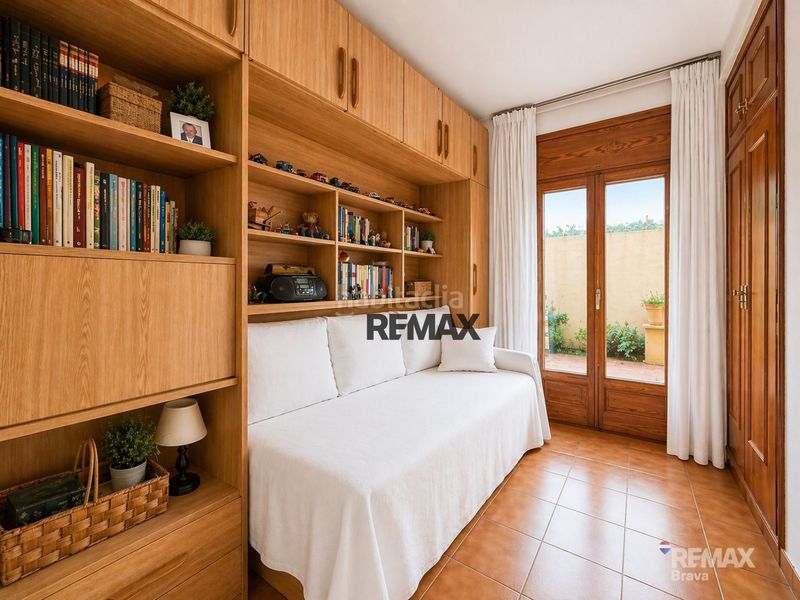Foto 54a0187e-9b06-4ad0-98cc-616cecf3250b. Edificio excelente oportunidad de inversión edificio con gran potencial en una ubicación estratégica en Roses