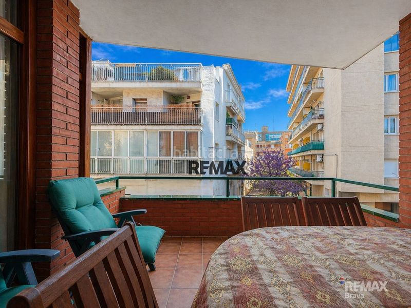 Foto cc03a764-e490-4c40-a3bb-e2873e1cd29c. Edificio excelente oportunidad de inversión edificio con gran potencial en una ubicación estratégica en Roses