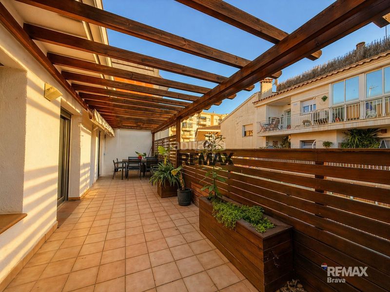 Foto cf0d0da6-cdee-4a94-bd21-65fd94129838. Edificio excelente oportunidad de inversión edificio con gran potencial en una ubicación estratégica en Roses