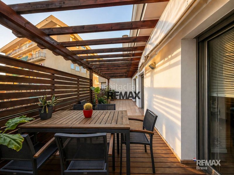 Foto dd7b4953-7531-46b7-b216-e117a29a2215. Edificio excelente oportunidad de inversión edificio con gran potencial en una ubicación estratégica en Roses