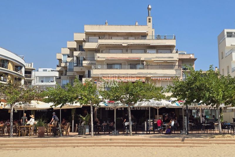 Foto f93118e7-1225-4355-b08c-c2daf4093e28. Pis amb calefacció aparcament a Salatar Roses