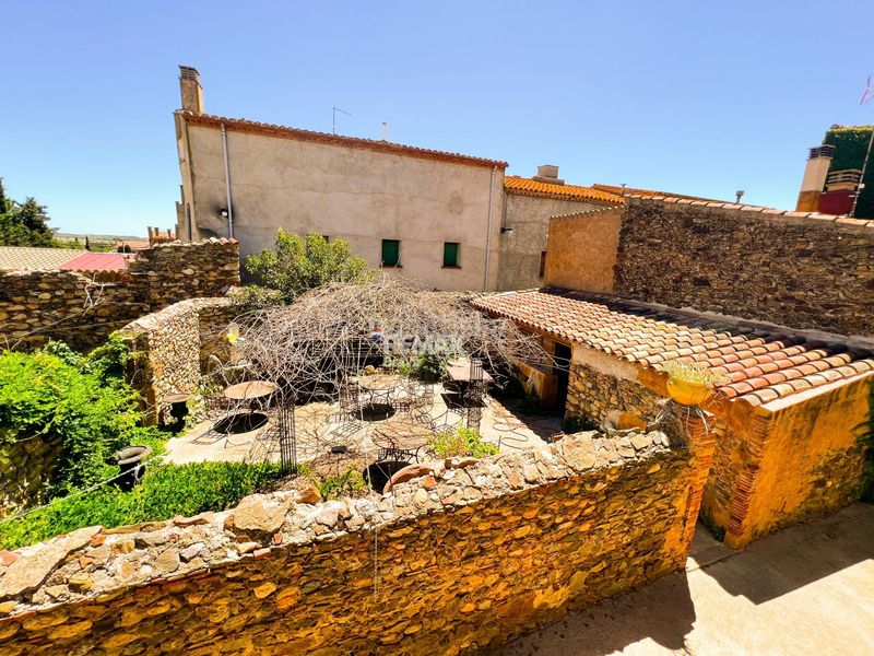 Foto 2b8e27bd-2b02-493d-93f4-1be1810356e3. Masia amb calefacció a Peralada
