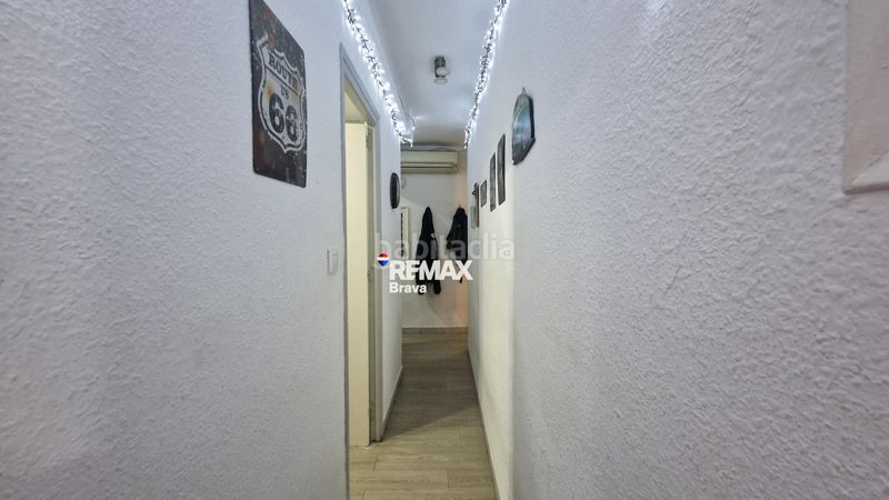 Foto 18cba26a-8a07-40e1-93dc-1d263c7e7c8c. Edifici a cl dels traginers 9 a Centre Roses