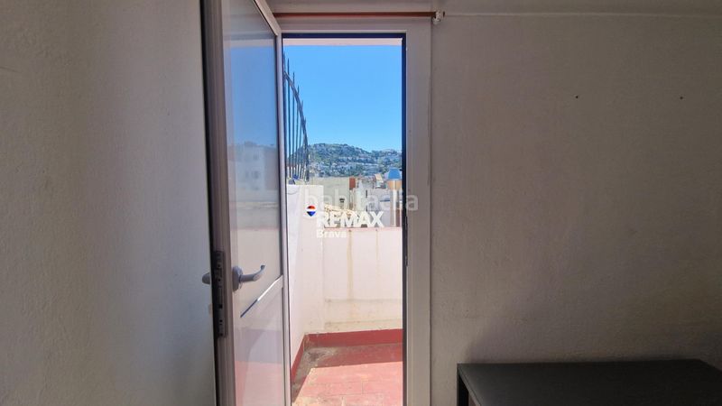 Foto 500cb99e-2f77-47a5-96f8-65e0ee272708. Edifici a cl dels traginers 9 a Centre Roses