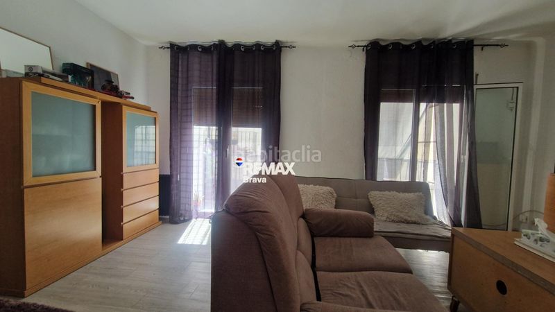 Foto a404d436-5891-4c01-a963-71f625f4f962. Edifici a cl dels traginers 9 a Centre Roses