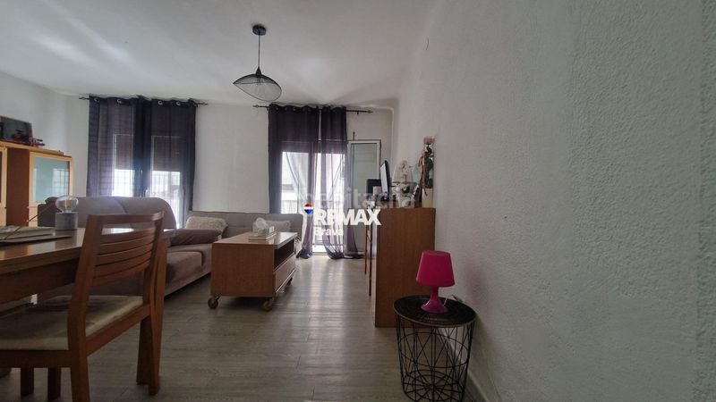 Foto f4c4d54a-87b0-4d53-b7c2-14ff69af42e8. Edifici a cl dels traginers 9 a Centre Roses