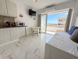 Apartamento  Calle del ponent. Apartamento con excepcionales vistas al mar,  canal y parque nat