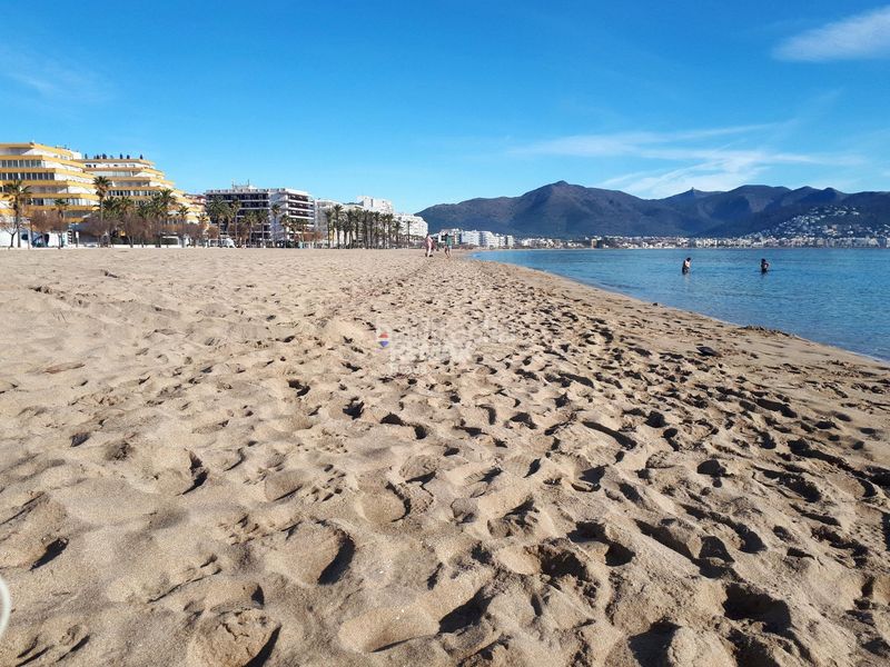 Foto bcf22659-6471-45e4-a1cb-c89f00ad6466. Apartament amb calefacció aparcament piscina a Santa Margarida Roses