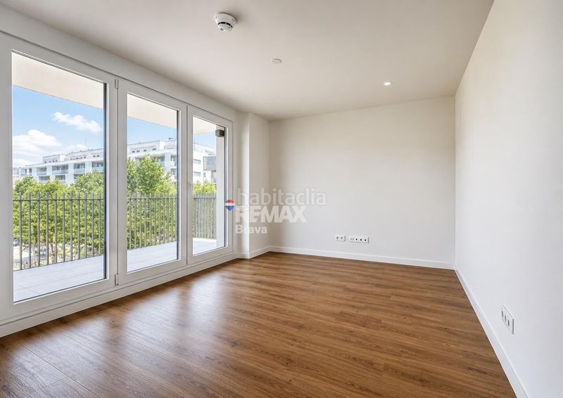 Foto ed4a55ee-7a78-4354-8c5e-f83a4478b7f6. Apartament amb calefacció piscina a Eixample Mataró