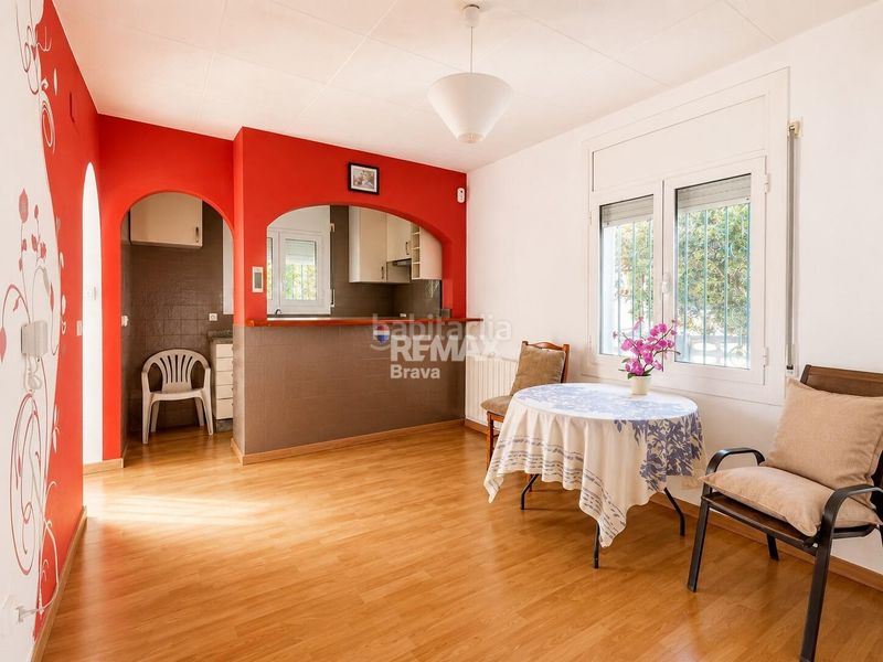 Foto eb4ec0ff-8f89-427f-acce-529695a1c8df. Xalet a Santa Margarida Roses
