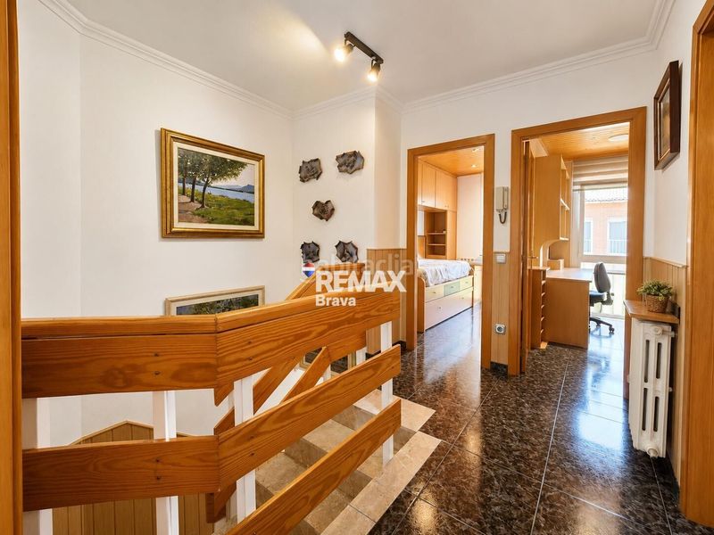 Foto fb562a90-8074-4a16-9d13-ba54476d8f38. Casa adossada amb calefacció aparcament a Olot
