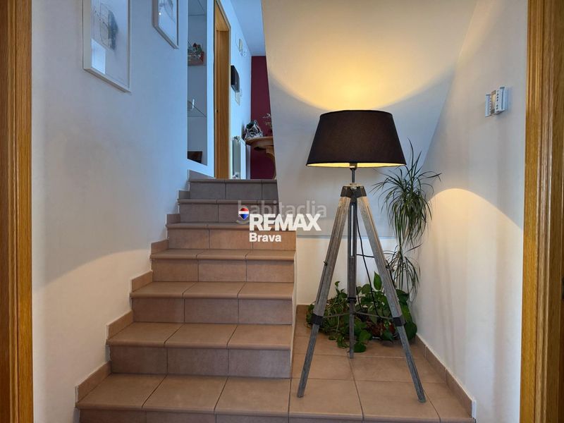 Foto 0a472495-fe09-4df5-94ca-42e73460f58b. Chalet en carrer belgica-ur.can isac 155 palau saverdera exclusiva vivienda unifamiliar con piscina, amplias terrazas y vistas panorámicas a la bahía de roses en Palau-saverdera