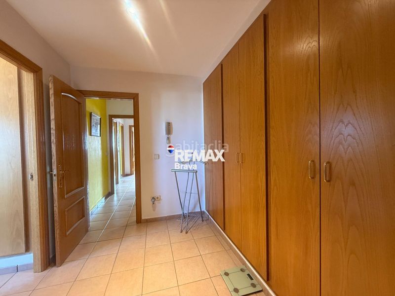 Foto 2ecd0a69-1f7a-4a24-8bf3-fe1662ed7e41. Chalet en carrer belgica-ur.can isac 155 palau saverdera exclusiva vivienda unifamiliar con piscina, amplias terrazas y vistas panorámicas a la bahía de roses en Palau-saverdera