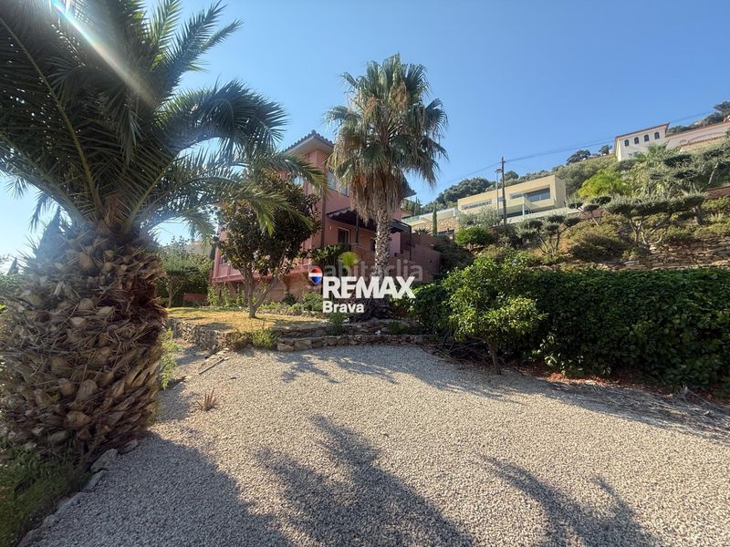 Foto 48e40108-a962-45f0-83ab-1362c8abfb61. Chalet en carrer belgica-ur.can isac 155 palau saverdera exclusiva vivienda unifamiliar con piscina, amplias terrazas y vistas panorámicas a la bahía de roses en Palau-saverdera