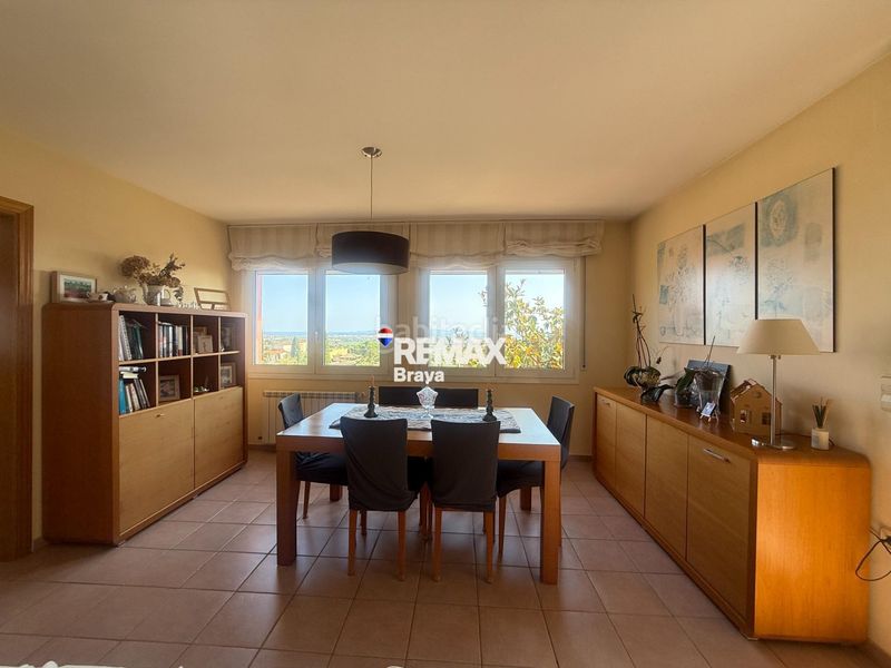 Foto 4fdb2bda-4809-4477-adef-ecc2efc1cb25. Chalet en carrer belgica-ur.can isac 155 palau saverdera exclusiva vivienda unifamiliar con piscina, amplias terrazas y vistas panorámicas a la bahía de roses en Palau-saverdera