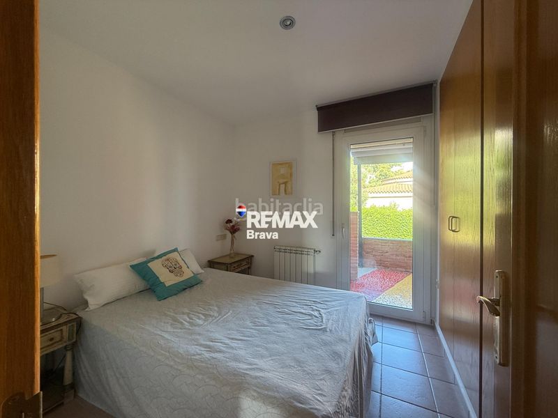 Foto 63ed2070-551a-4915-ba94-0e6ef27ce755. Chalet en carrer belgica-ur.can isac 155 palau saverdera exclusiva vivienda unifamiliar con piscina, amplias terrazas y vistas panorámicas a la bahía de roses en Palau-saverdera