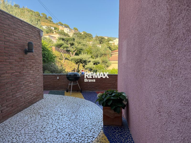 Foto 7760ad73-1d86-4104-98e4-2572255bcc13. Chalet en carrer belgica-ur.can isac 155 palau saverdera exclusiva vivienda unifamiliar con piscina, amplias terrazas y vistas panorámicas a la bahía de roses en Palau-saverdera